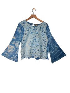 Medium lace bell sleeve top