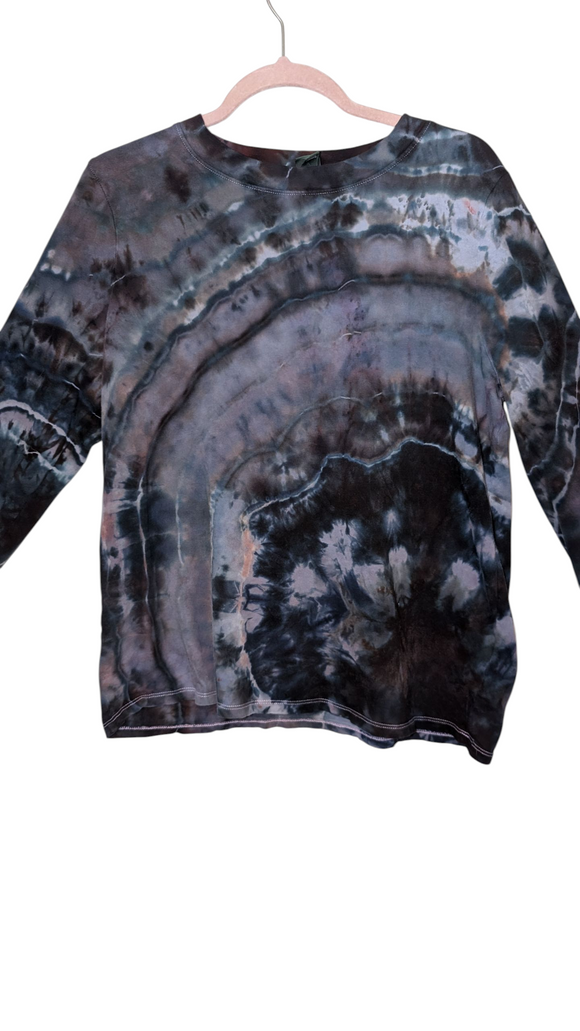 Small long sleeve tee