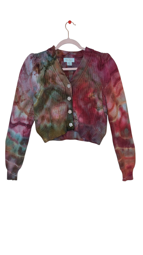 Medium cropped flower button sweater