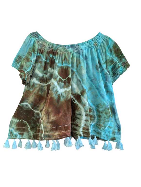 Small linen top with tassels