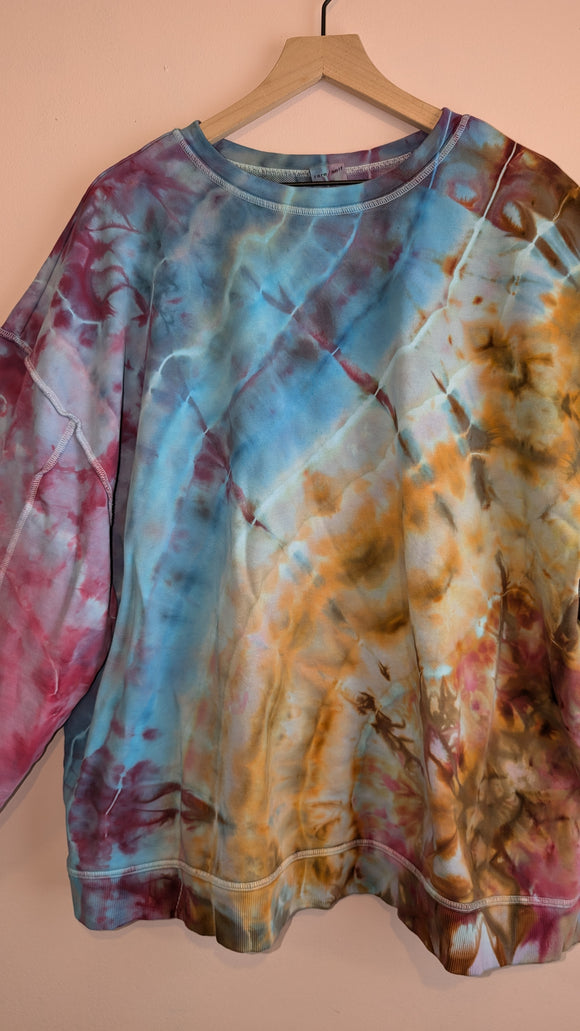 Oversized crewneck fits up to XXL