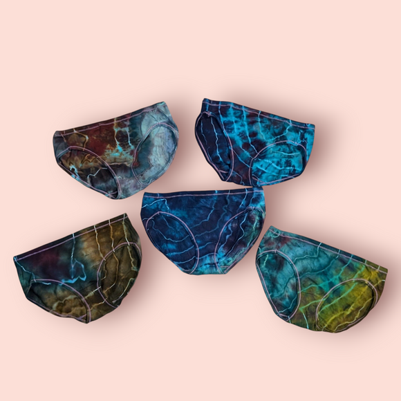 Size 6 undies bundle (5 pairs)